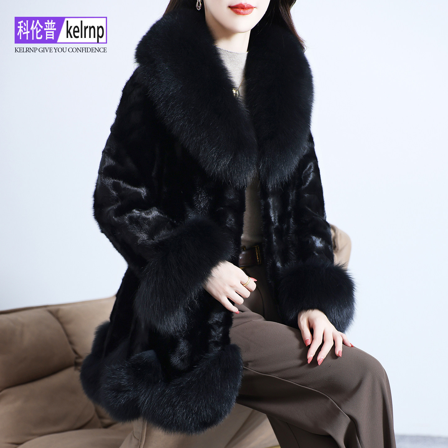 进口天鹅绒水貂毛大衣女2026冬新中年妈妈装狐狸毛领拼貂皮草外套