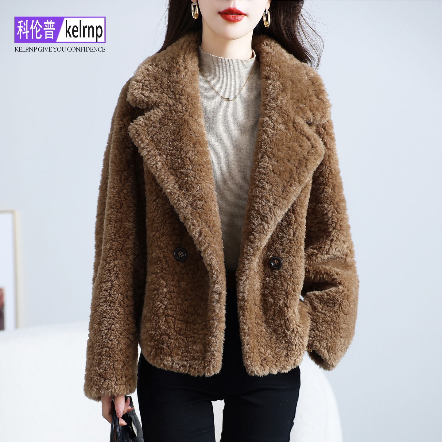 仿羊剪绒大衣女新款2025冬原创西装领海宁仿羔羊毛毛颗粒皮草外套