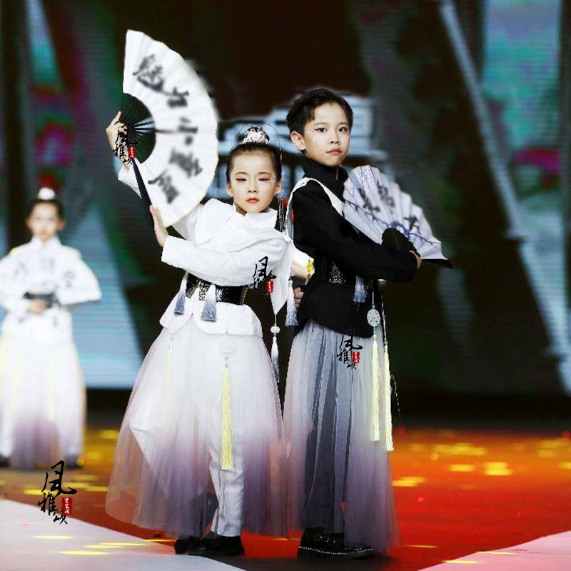 儿童国潮女童模特走秀t台礼服中国风男童武侠侠客古风舞台演出服