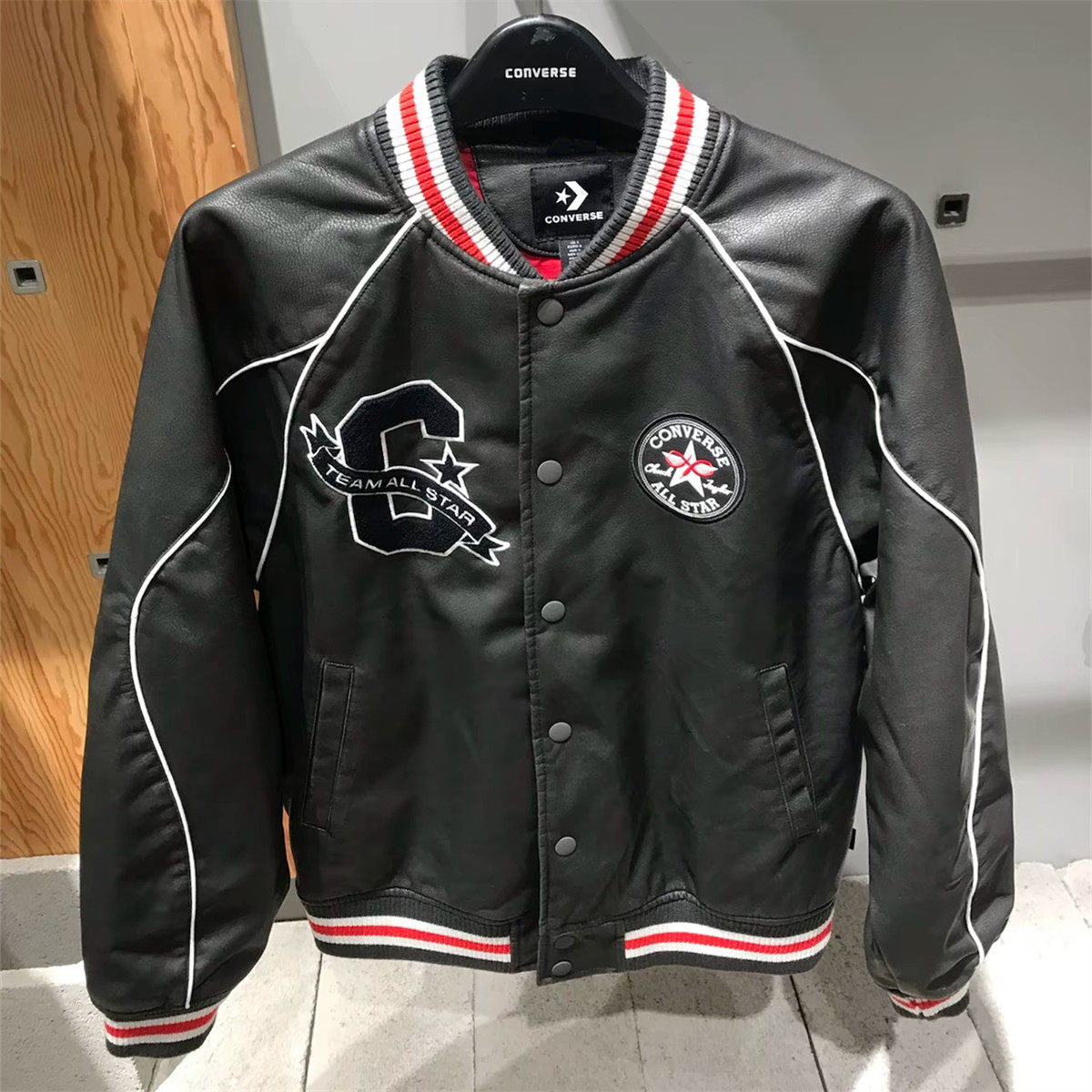 王源同款 CONVERSE匡威蛇年限定皮质棒球服夹克外套 10028110-A01,运动服/休闲服装,运动茄克/外套,淘宝优惠券,粉丝福利购,淘宝优惠卷