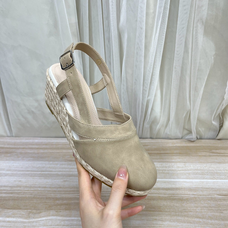 Lady Shoes外贸原单女鞋新款时尚圆头纯色坡跟一字扣包头时装凉鞋