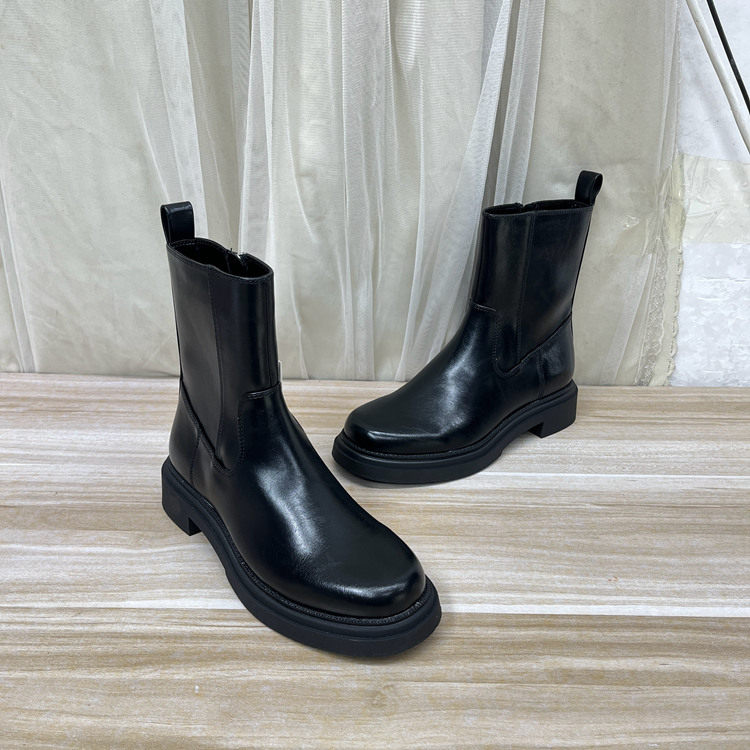 圆头纯色粗跟显瘦侧拉链女短靴