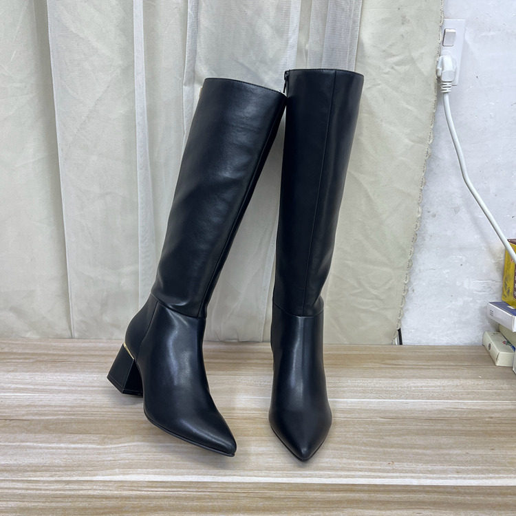 外贸原单女靴新款时尚尖头纯色粗高跟侧拉链时装长靴瘦瘦靴工装靴