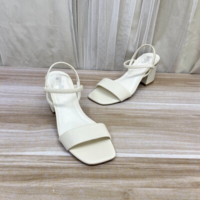 方头纯色粗跟百搭一字扣时装凉鞋