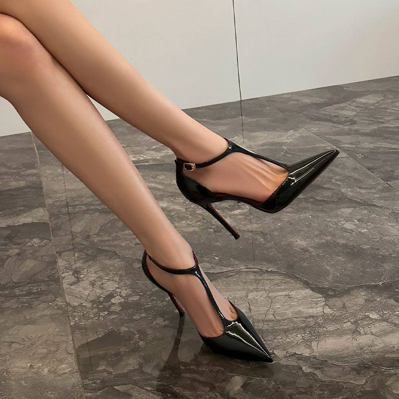 春夏新款性感风黑色漆皮尖头细跟高跟鞋女一字扣带御姐气质凉鞋女