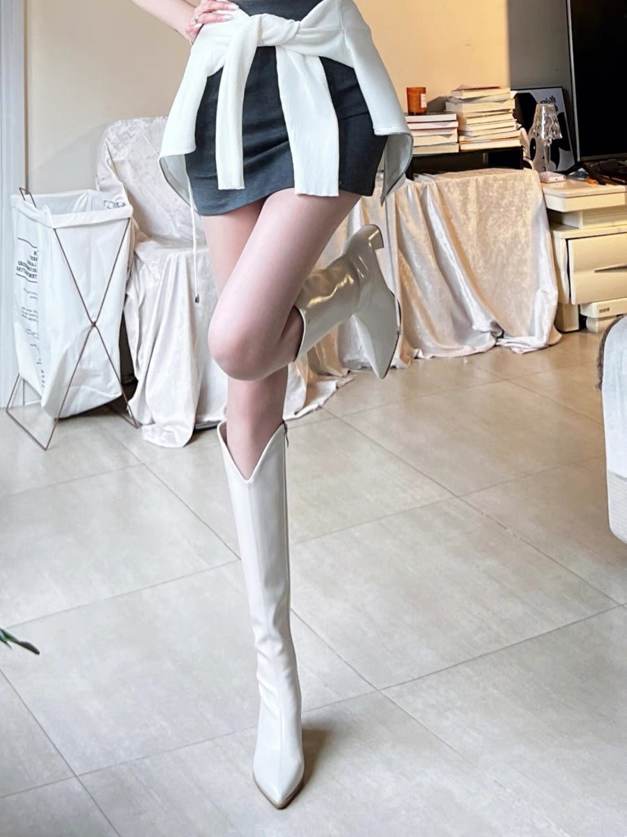白色粗腿显瘦v口骑士靴女2025秋冬新款高跟长筒靴加绒尖头瘦瘦靴