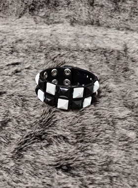 朋克风黑白配棋盘格蒙古包鼓包铆钉真皮手镯手环