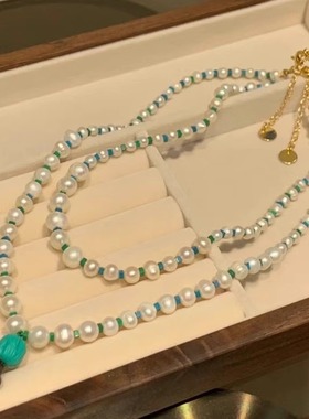 小众设计珍珠搭配绿松雪檀木项链