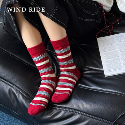 桑蚕丝羊毛微压条纹少女中筒袜