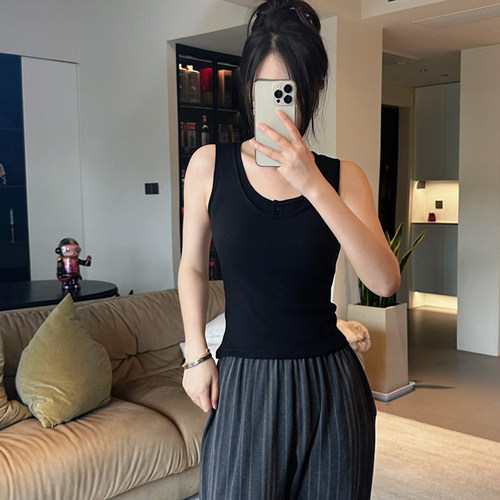 自带胸垫美背吊带上衣女纽扣背心