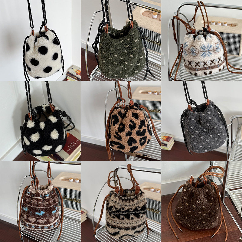 耶语毛绒抽绳水桶包女秋冬大容量慵懒风单肩斜跨包,箱包皮具/热销女包/男包,通用款女包,淘宝优惠券,粉丝福利购,淘宝优惠卷