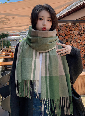 绿色格子围巾女冬季新款韩版休闲百搭高级感两用围脖加厚流苏保暖