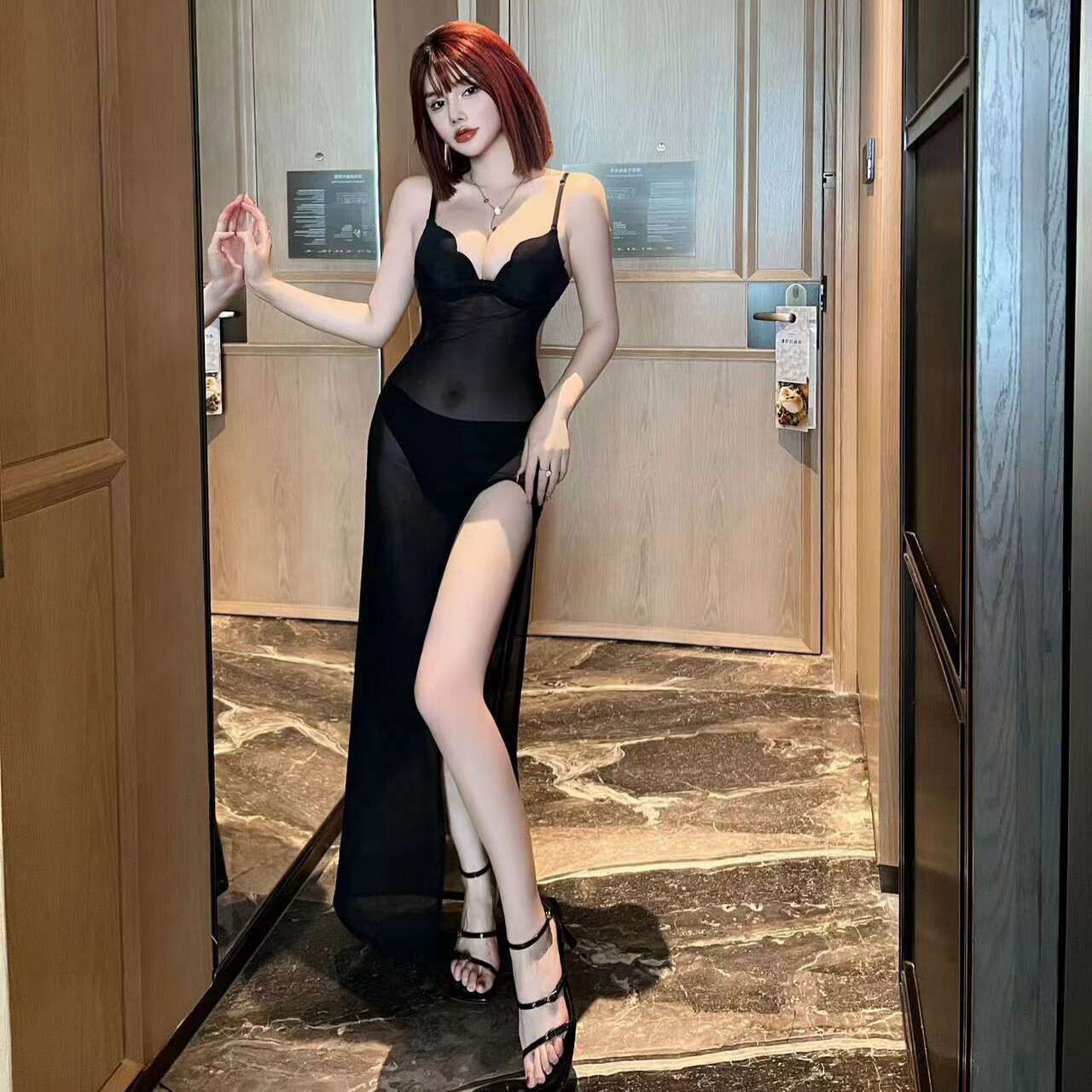 2025新款性感露背蕾丝拼接吊带连衣裙女修身显瘦包臀短裙子夜店女