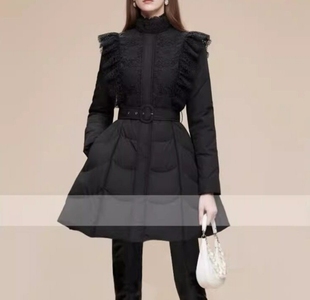 冬季新款富家千金风荷叶边飞肩设计气质腰带A字加厚黑色羽绒服女