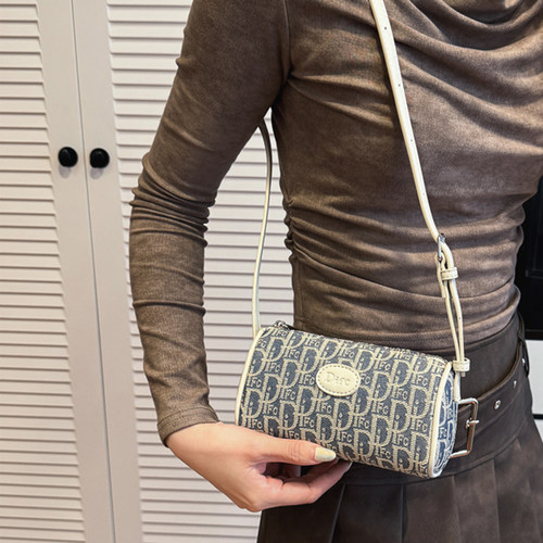 高品质女士小包手机包精致小挎包