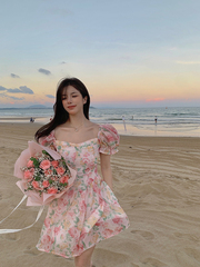 Real price 2021 summer new French gentle demeanor fake floral short skirt bubble sleeve temperament dress