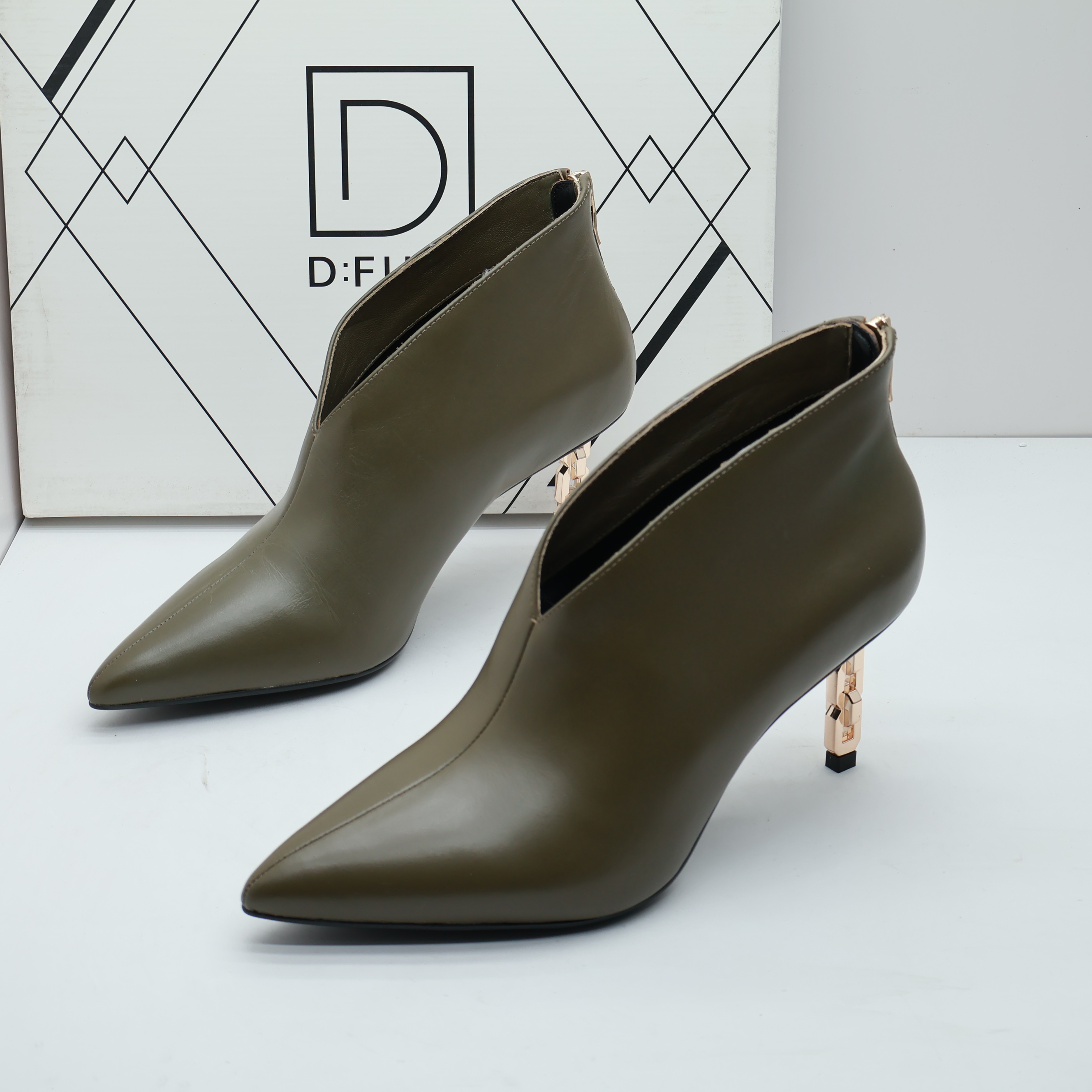 D:FUSE/迪芙斯断码撤柜秋英伦真皮高跟尖头时装靴后拉链及裸靴女