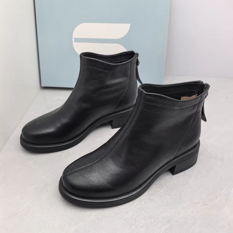 Comely康莉撤柜断码秋季真皮时装靴圆头粗高跟后拉链短靴女瘦瘦靴