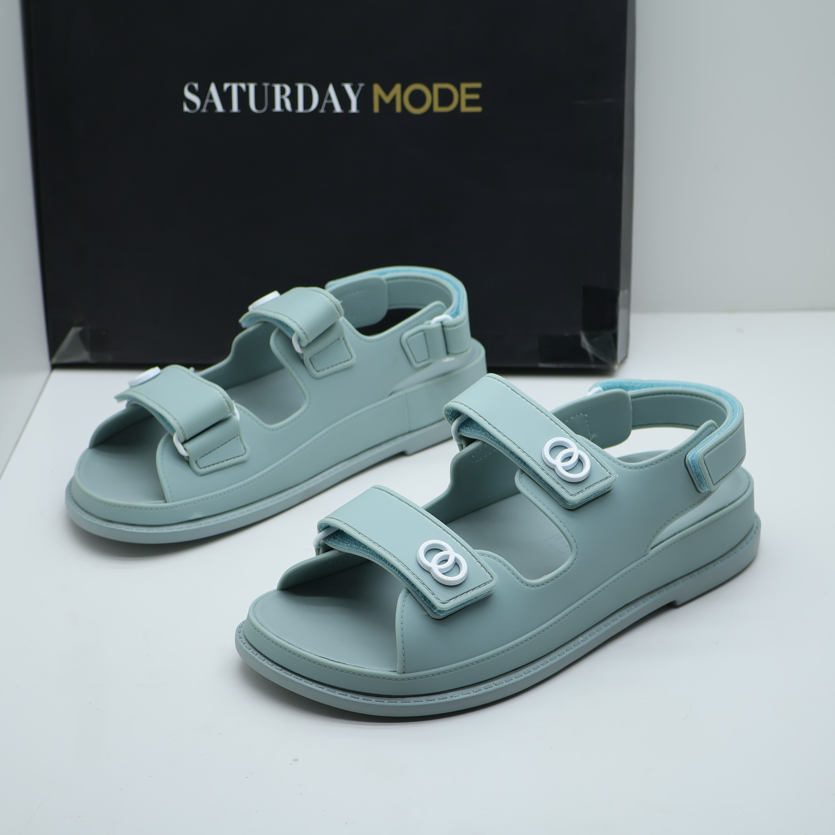 SATURDAYMODE撤柜断码夏季圆扣时尚百搭露趾魔术贴厚底增高凉鞋女 - 实物图