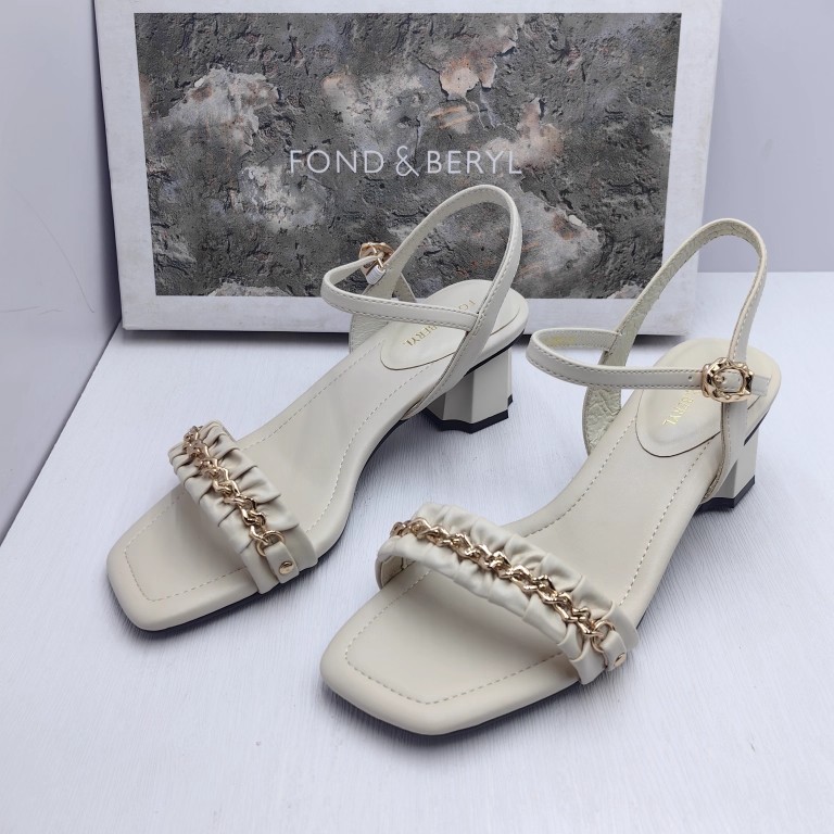 Fondberyl菲伯丽尔撤柜夏季链条串珠中粗跟露趾一字带通勤女凉鞋