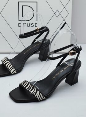 D:FUSE/迪芙斯断码撤柜夏马毛粗跟通勤时尚一字带露趾高跟凉鞋女
