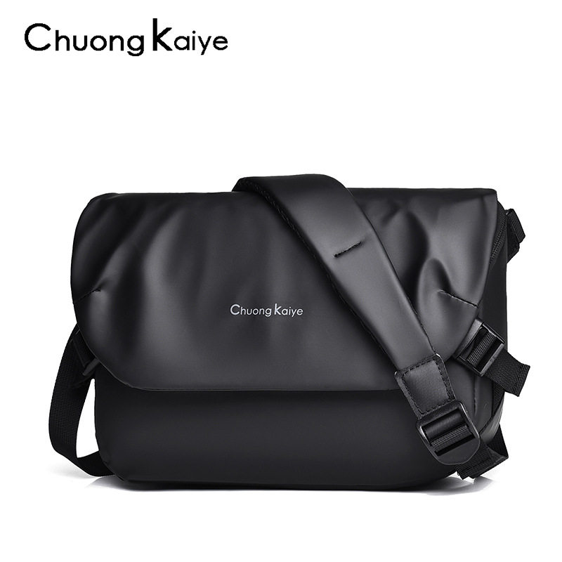 新款 ChuongKaiye男士斜挎包男生休闲潮牌单肩包机能邮差包胸包男