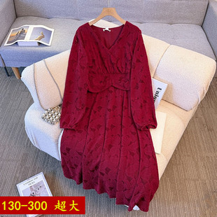 300斤特大码高级感蕾丝连衣裙女胖mm秋冬气质显瘦红色新娘敬酒服