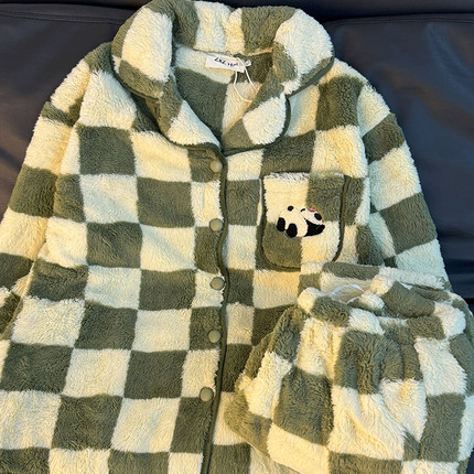 侘町2024新款绿色熊猫格子睡衣女秋冬季珊瑚绒加绒加厚家居服冬款