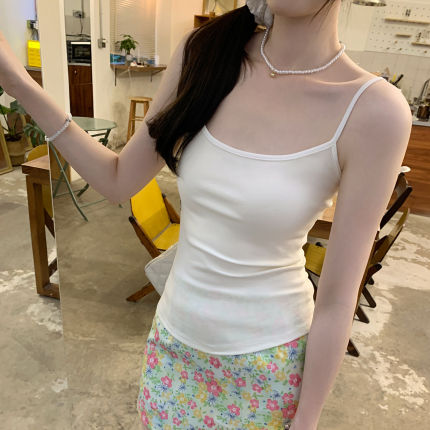 纯欲绝美细肩带无袖背心吊带女夏2026新款修身显瘦超好看外穿上衣