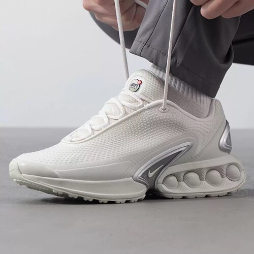 耐克男AirMaxDN支撑缓震跑鞋