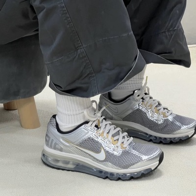 耐克 Nike AIR MAX 2013 男子运动全掌气垫缓震跑步鞋HJ7901-095