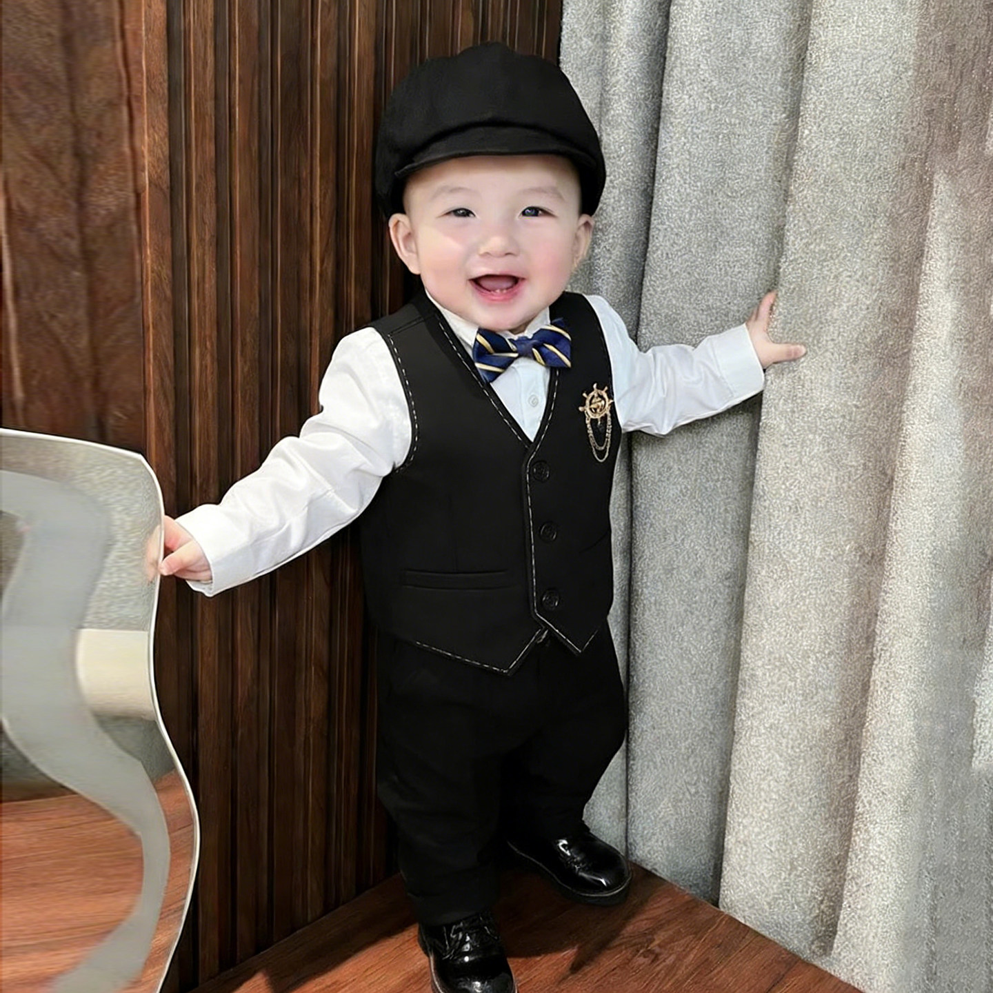 儿童西装套装男童花童礼服2026新款小少爷西服时髦男宝周岁小西装