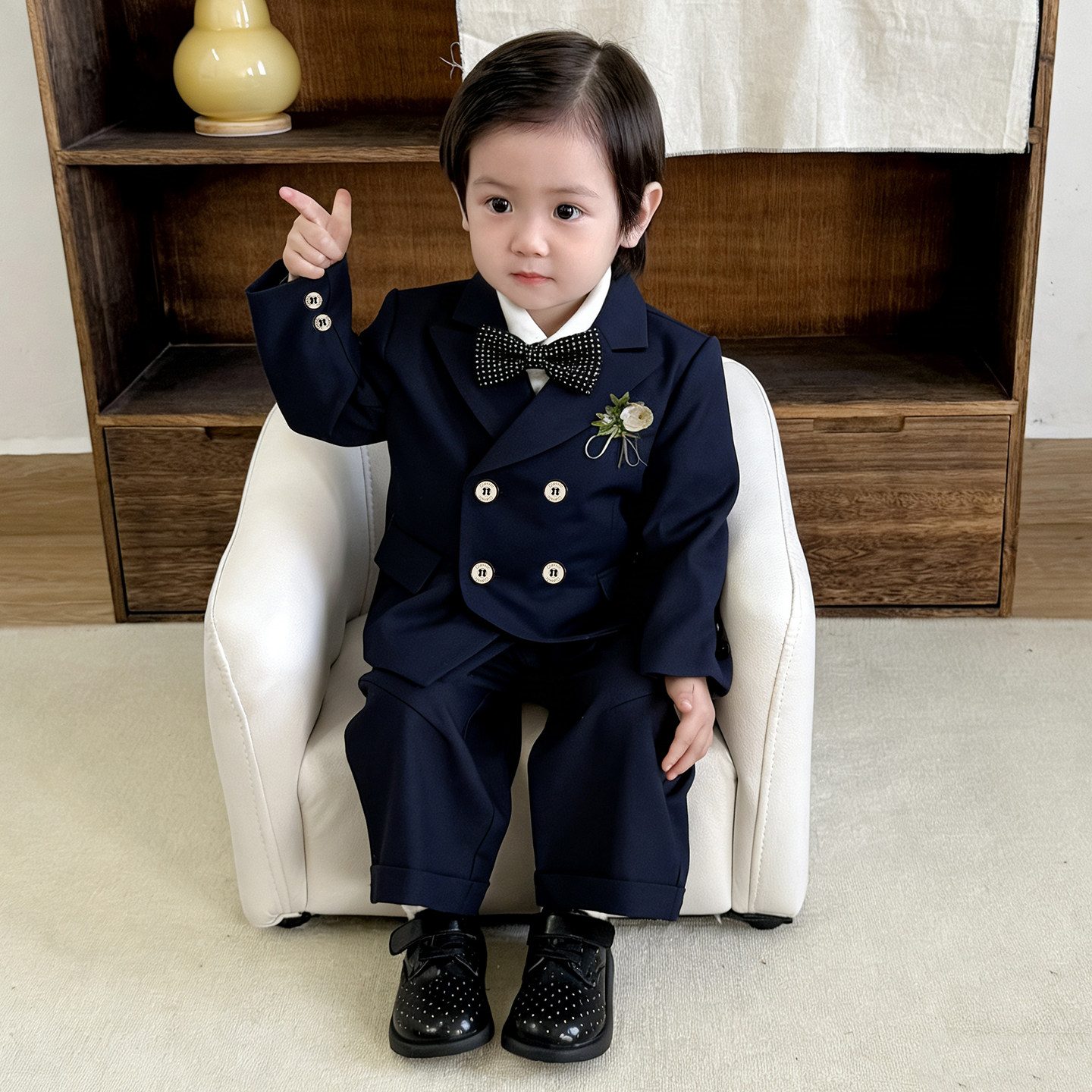 男宝西装套装儿童生日西服2025新款男宝宝周岁礼服洋气宝宝小西装