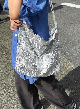 casselini高级感镂空花朵刺绣单肩托特包斜挎包女大容量银色小众