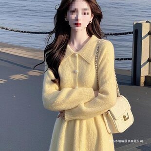 新款气质小香风名媛小洋装清纯系掐腰黄色针织连衣裙子女冬季