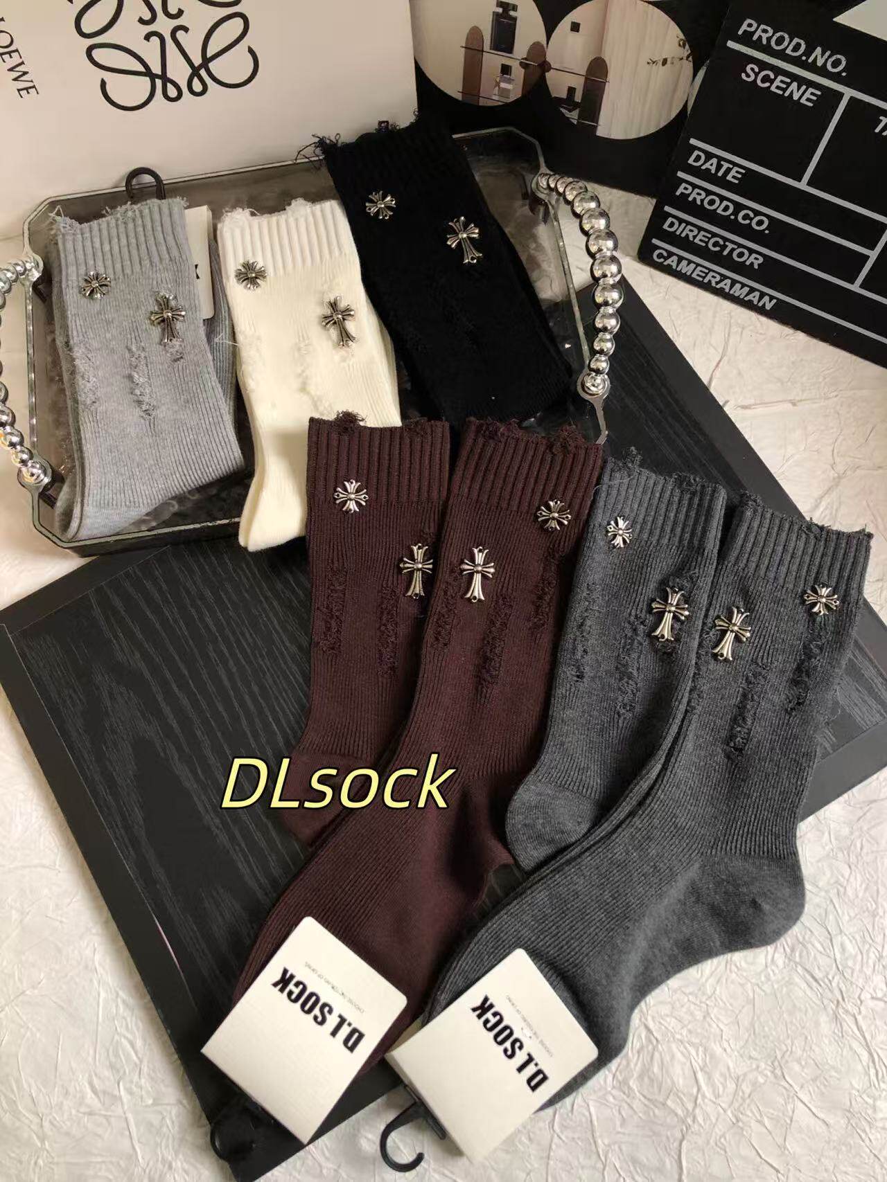 DLSOCK秋冬新款十字架重工字母中筒袜时尚百搭网红潮袜洞洞袜子女