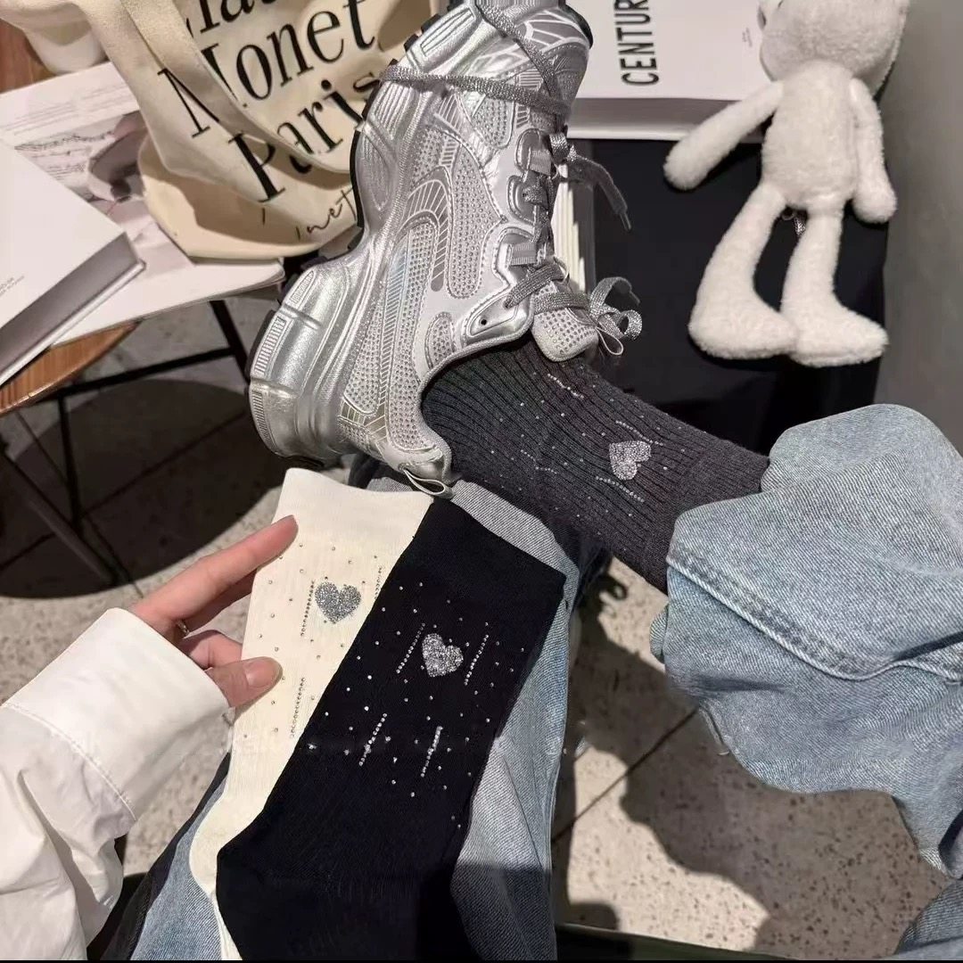 DLSOCK秋冬新款韩版布标袜子女中筒后跟烫印爱心时尚休闲堆堆袜