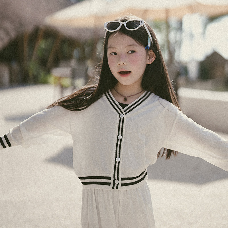 史豌豆童装女童针织开衫2026夏季新款儿童轻薄透气学院风V领上衣