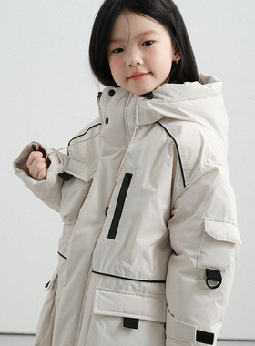 一件过冬返场墙白色中长羽绒服