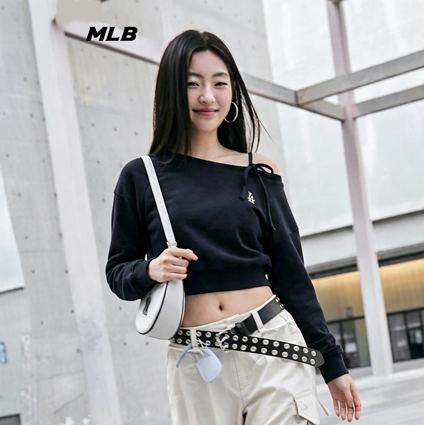 MLB女子卫衣26秋冬新款刺绣小标蝴蝶结露肩长袖休闲上衣3FMTV0964