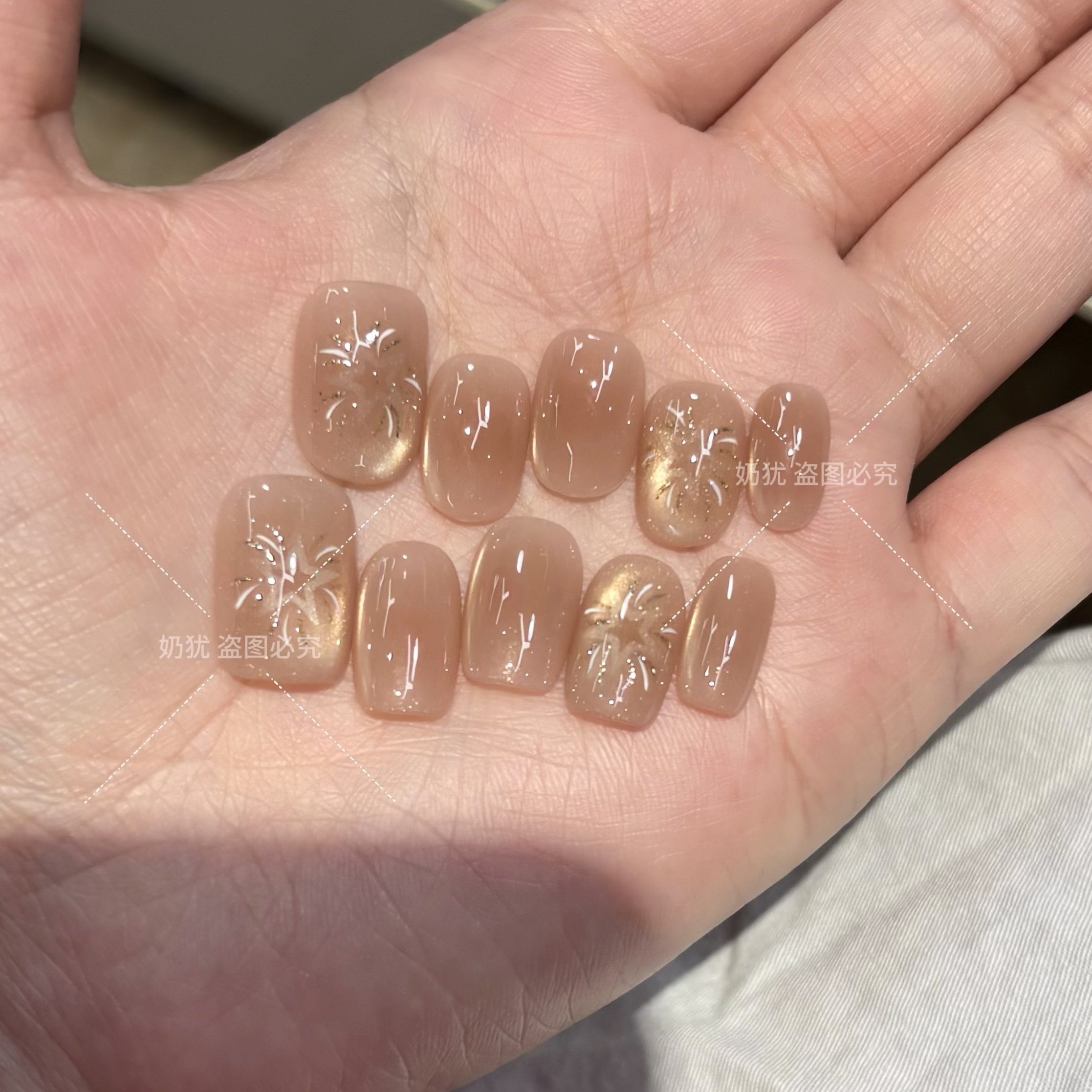 【焰语星络】秋冬焦糖镂空星星氛围感纯手工穿戴甲手绘烟花美甲,彩妆/香水/美妆工具,穿戴甲/甲片,淘宝优惠券,粉丝福利购,淘宝优惠卷