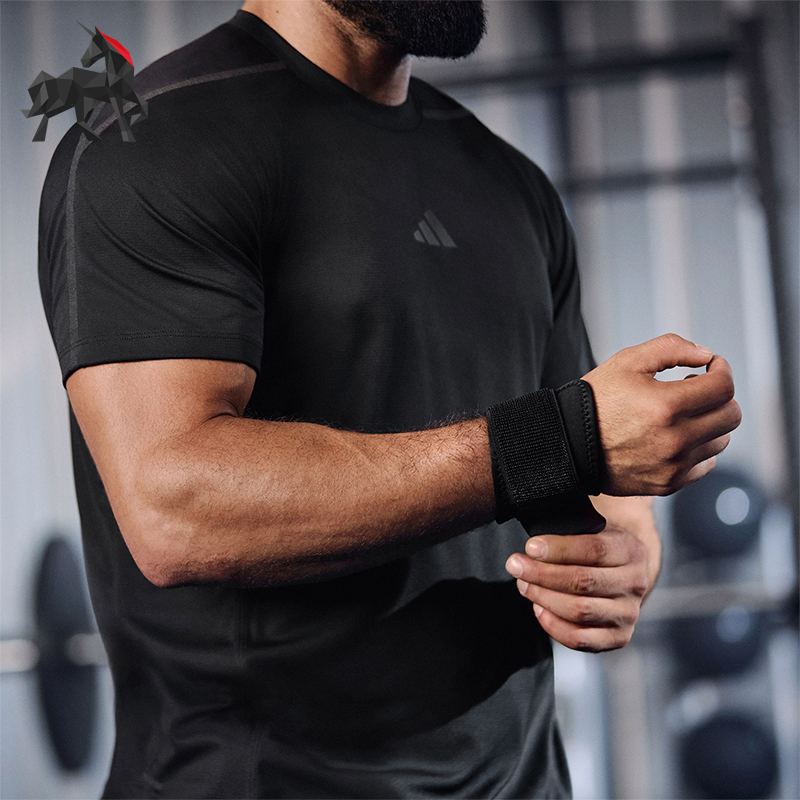 阿迪达斯男士运动健身短袖