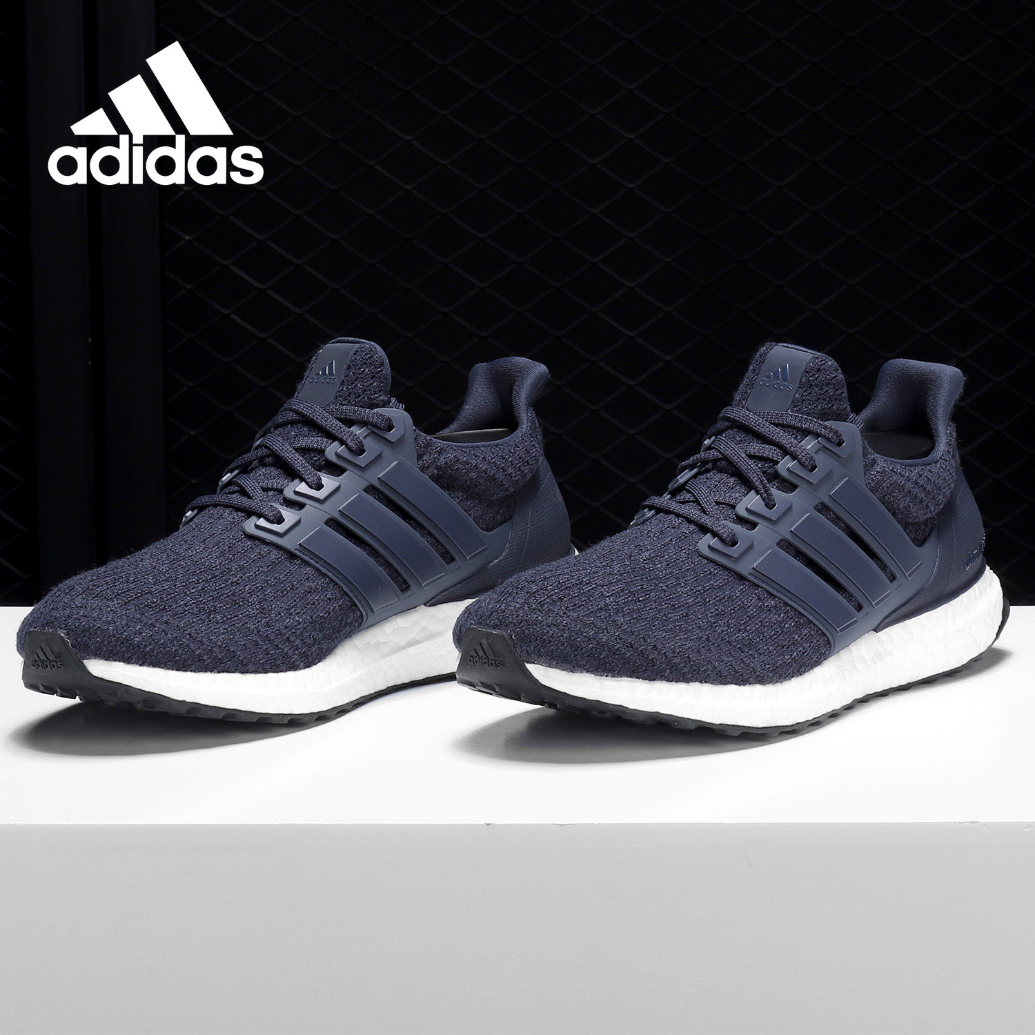 阿迪达斯ULTRABOOST男子跑步鞋