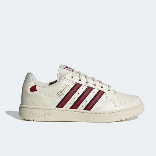 阿迪达斯春季男女板鞋