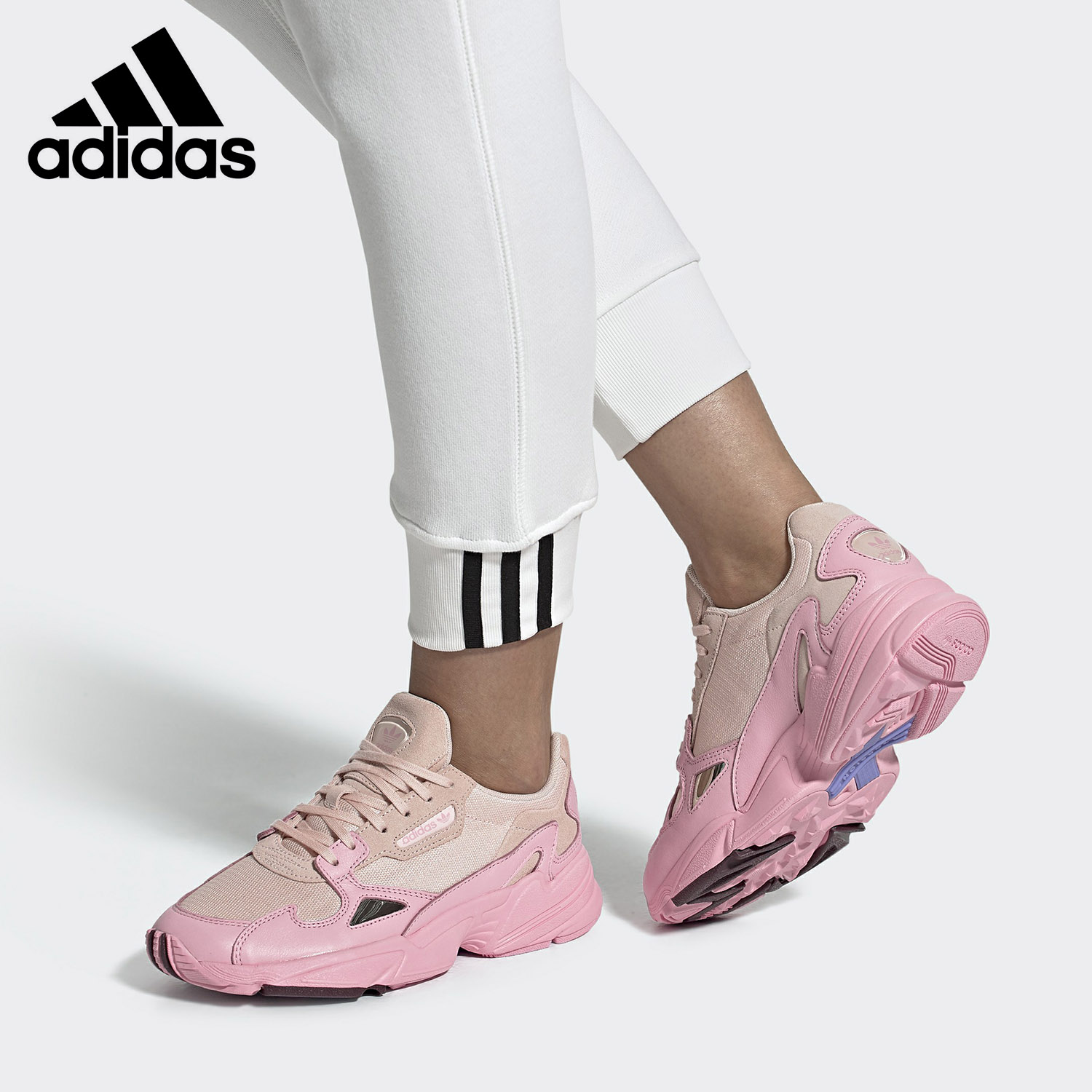 阿迪达斯三叶草舒适休闲鞋