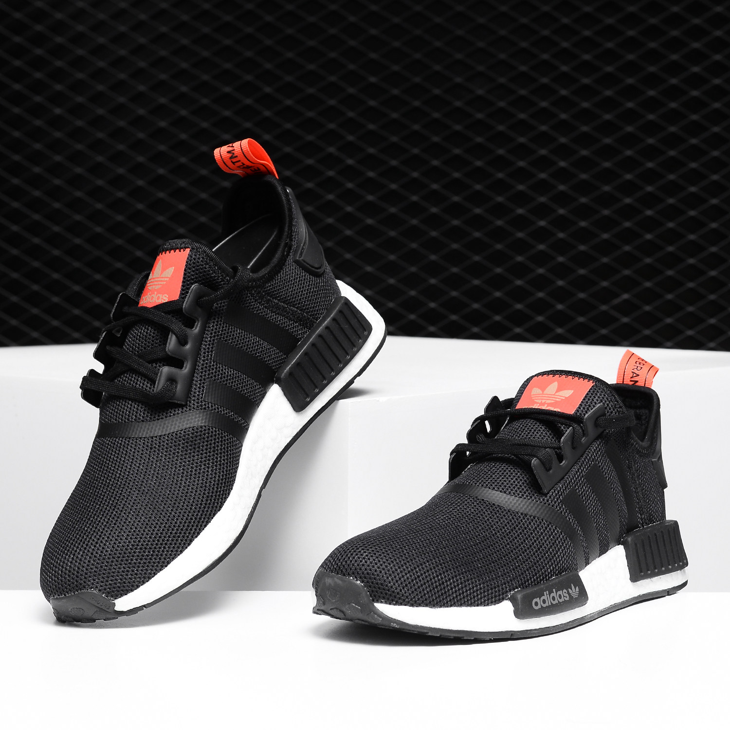 adidas/阿迪达斯正品nmd_r1 j 女子大童休闲运动透气跑步鞋b42087