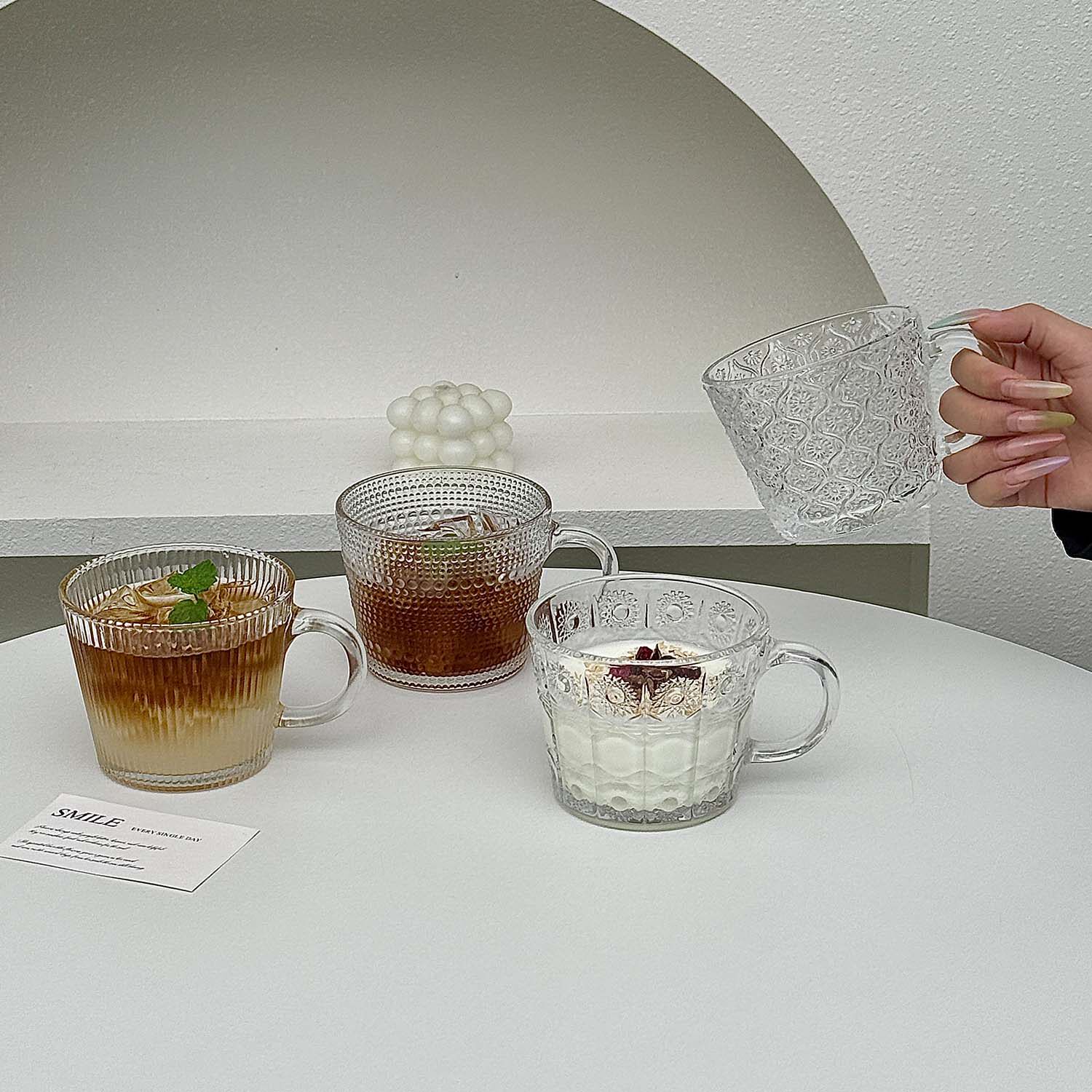 高颜值复古浮雕透明带把玻璃杯