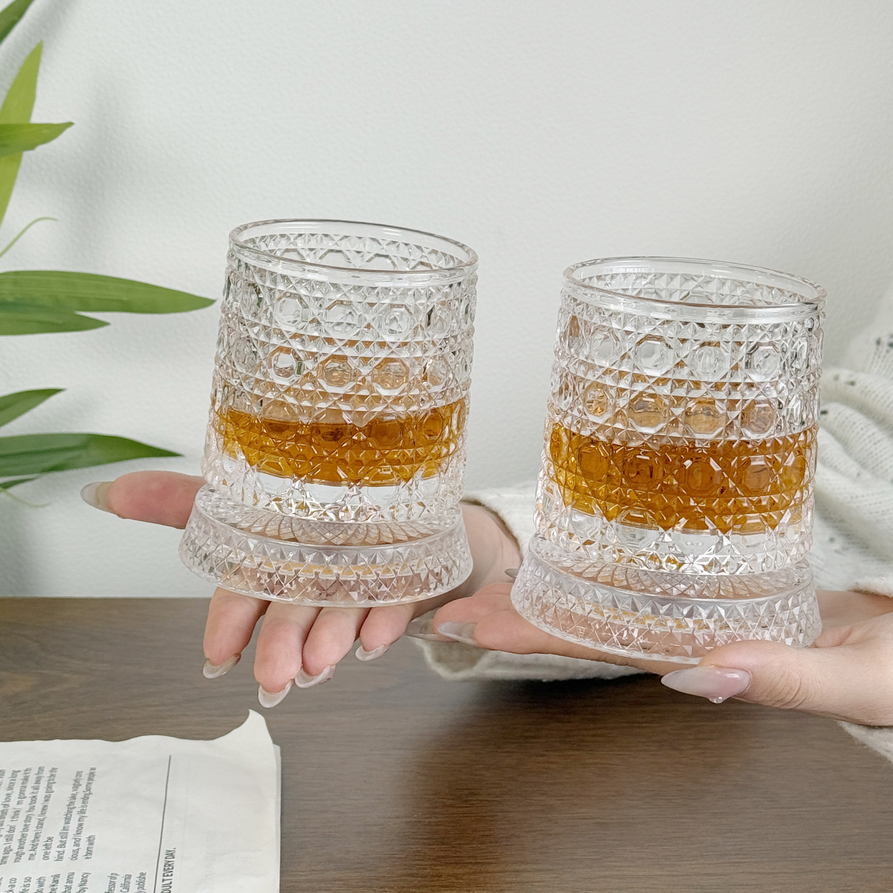 创意旋转高档家用威士忌杯