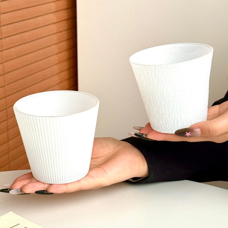 简约磨砂竖纹塑料咖啡杯