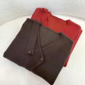 T302 实物以直播间为准 V领纯色纽扣长袖 针织衫 清 设计感